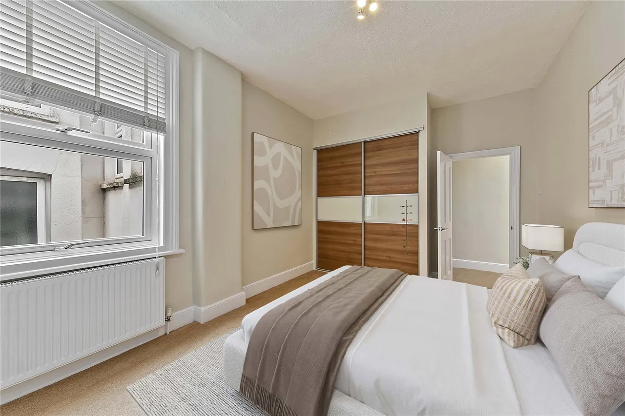 Kew Road, TW9, photo 7