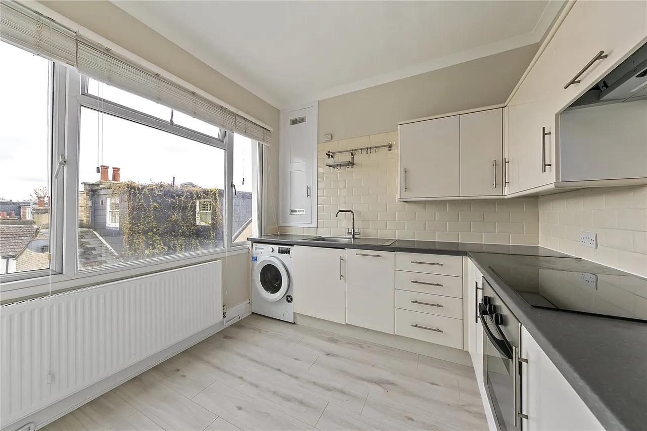 Kew Road, TW9, photo 2