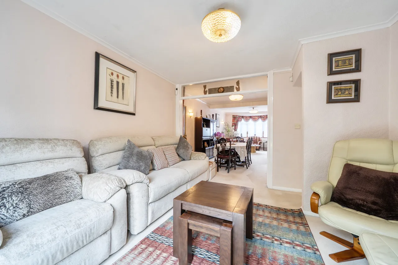 Imperial Drive, Harrow, HA2, photo 3