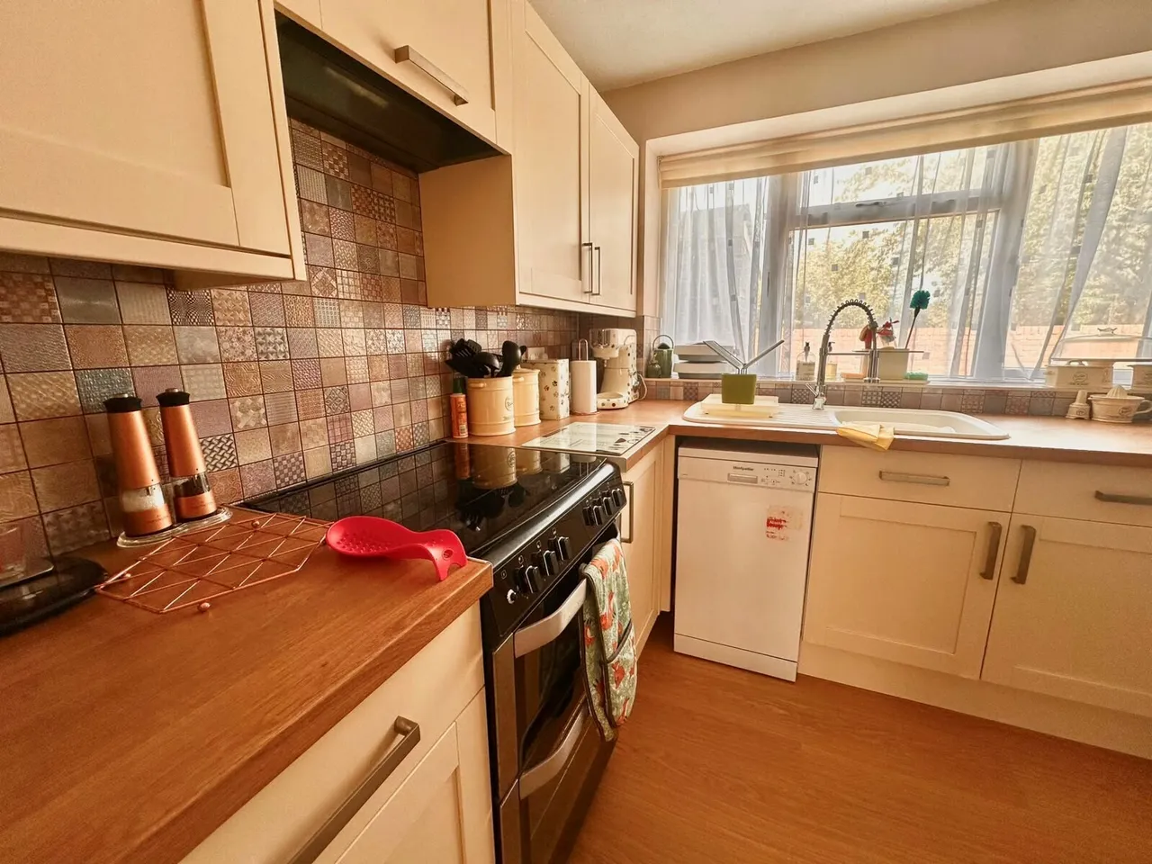 Fletching Road, Eastbourne, photo 3