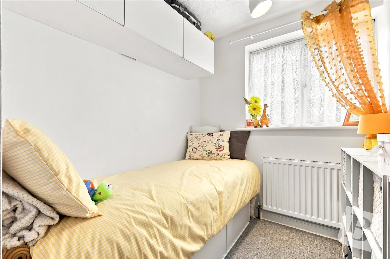Laburnum Drive, Moulsham Lodge, Essex, CM2, photo 11