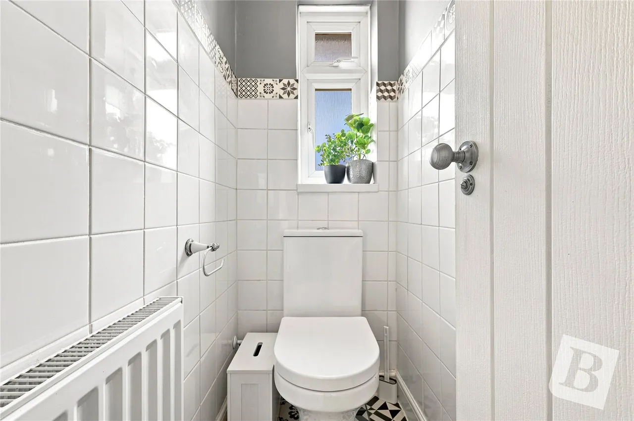 Laburnum Drive, Moulsham Lodge, Essex, CM2, photo 5