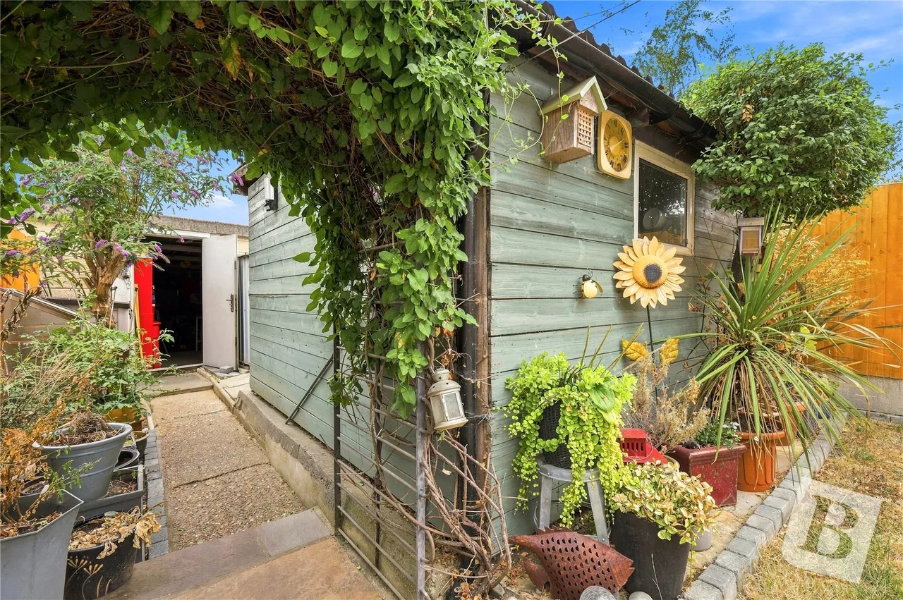 Laburnum Drive, Moulsham Lodge, Essex, CM2, photo 4