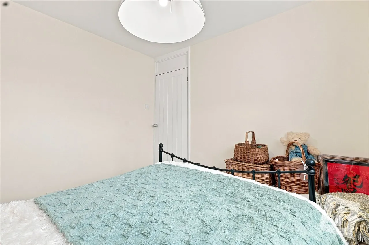 Laburnum Drive, Moulsham Lodge, Essex, CM2, photo 16
