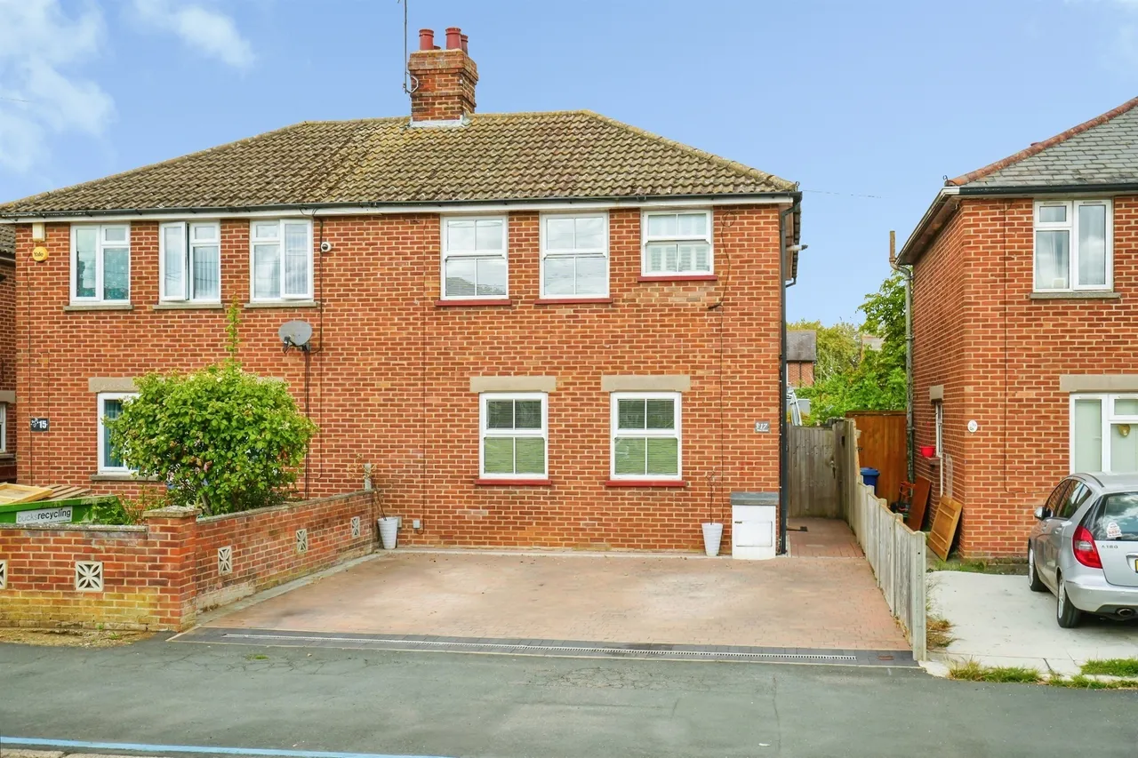 3 bed house for sale — West Street, Bicester