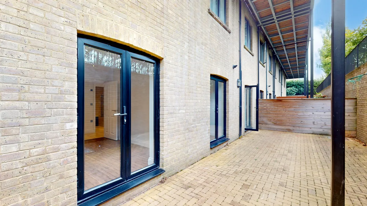 Huguenot Drive, N13, photo 15