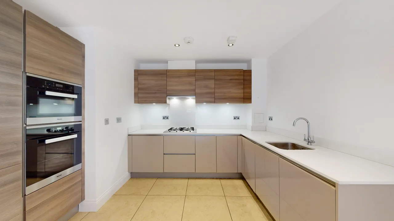 Huguenot Drive, N13, photo 4