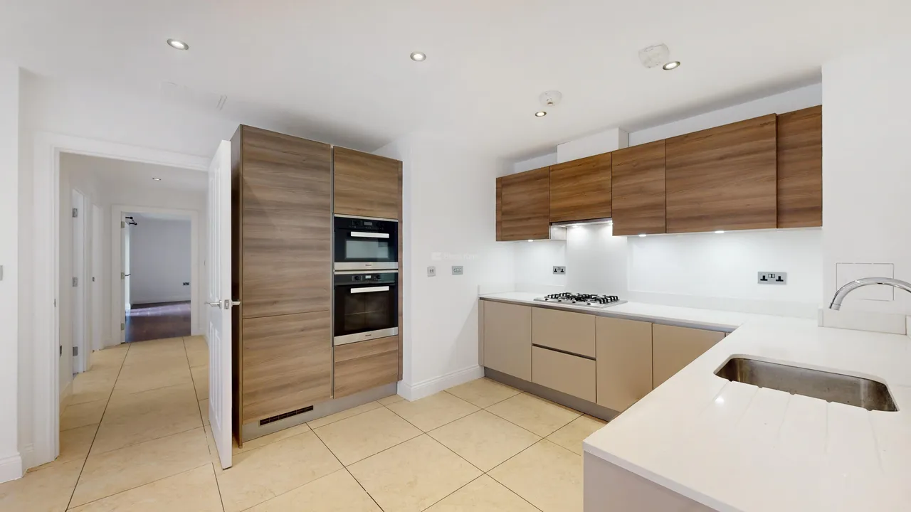 Huguenot Drive, N13, photo 6