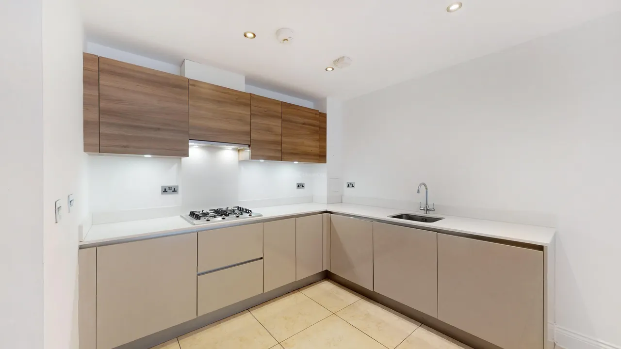Huguenot Drive, N13, photo 5