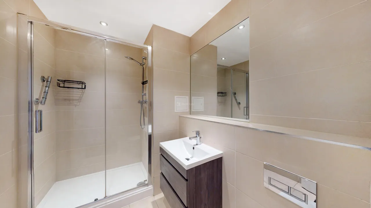 Huguenot Drive, N13, photo 13