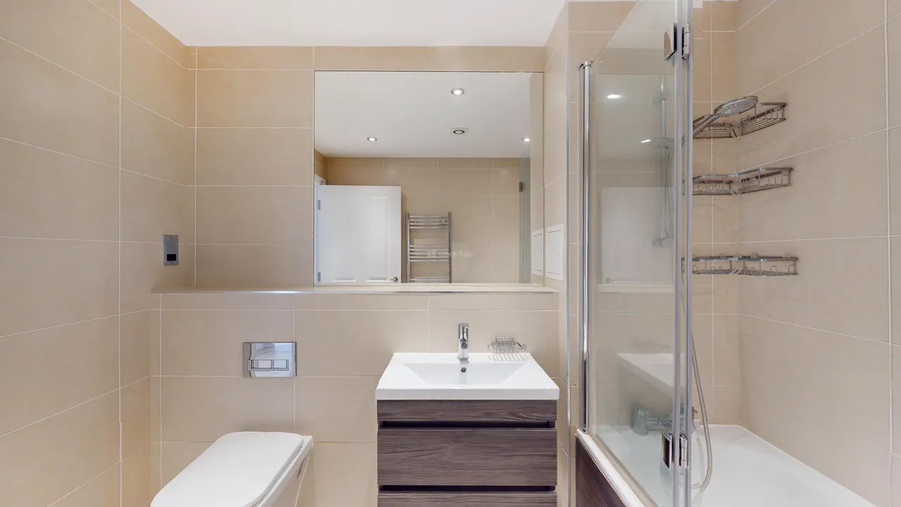 Huguenot Drive, N13, photo 12