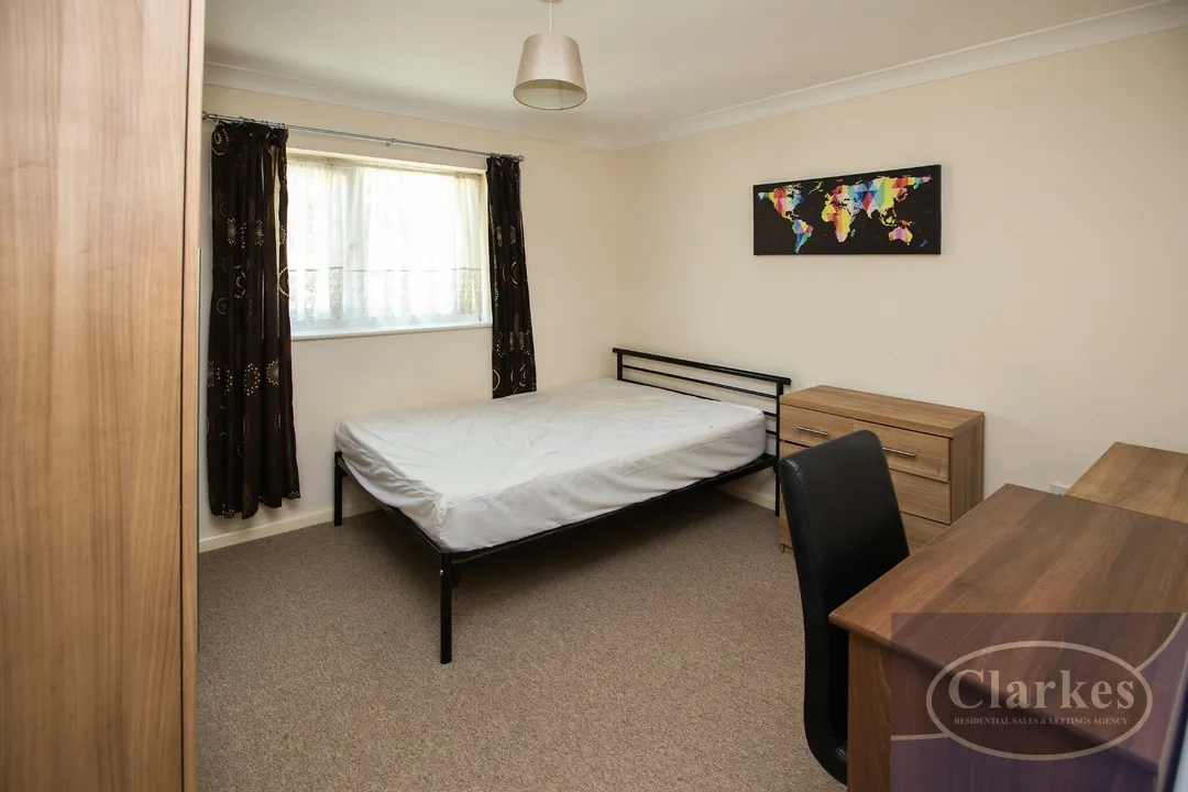 Astbury Avenue, Wallisdown, photo 6