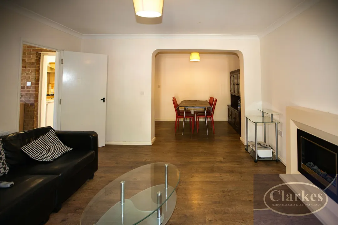 Astbury Avenue, Wallisdown, photo 3