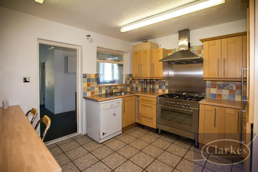 Astbury Avenue, Wallisdown, photo 12