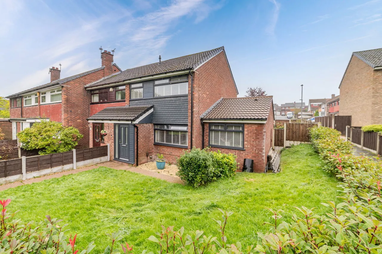 3 bed house for sale, Ribble Grove, Summit