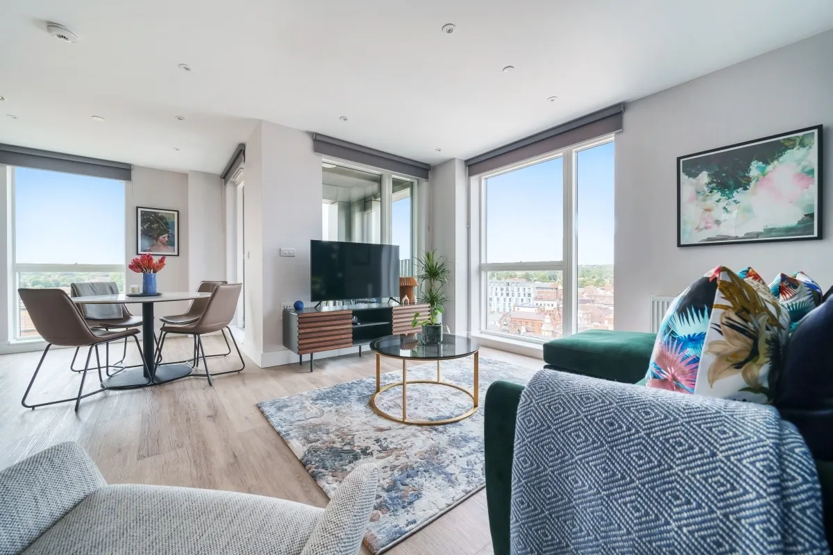 2 bed flat to rent, Marketfield Way, Redh, RH1