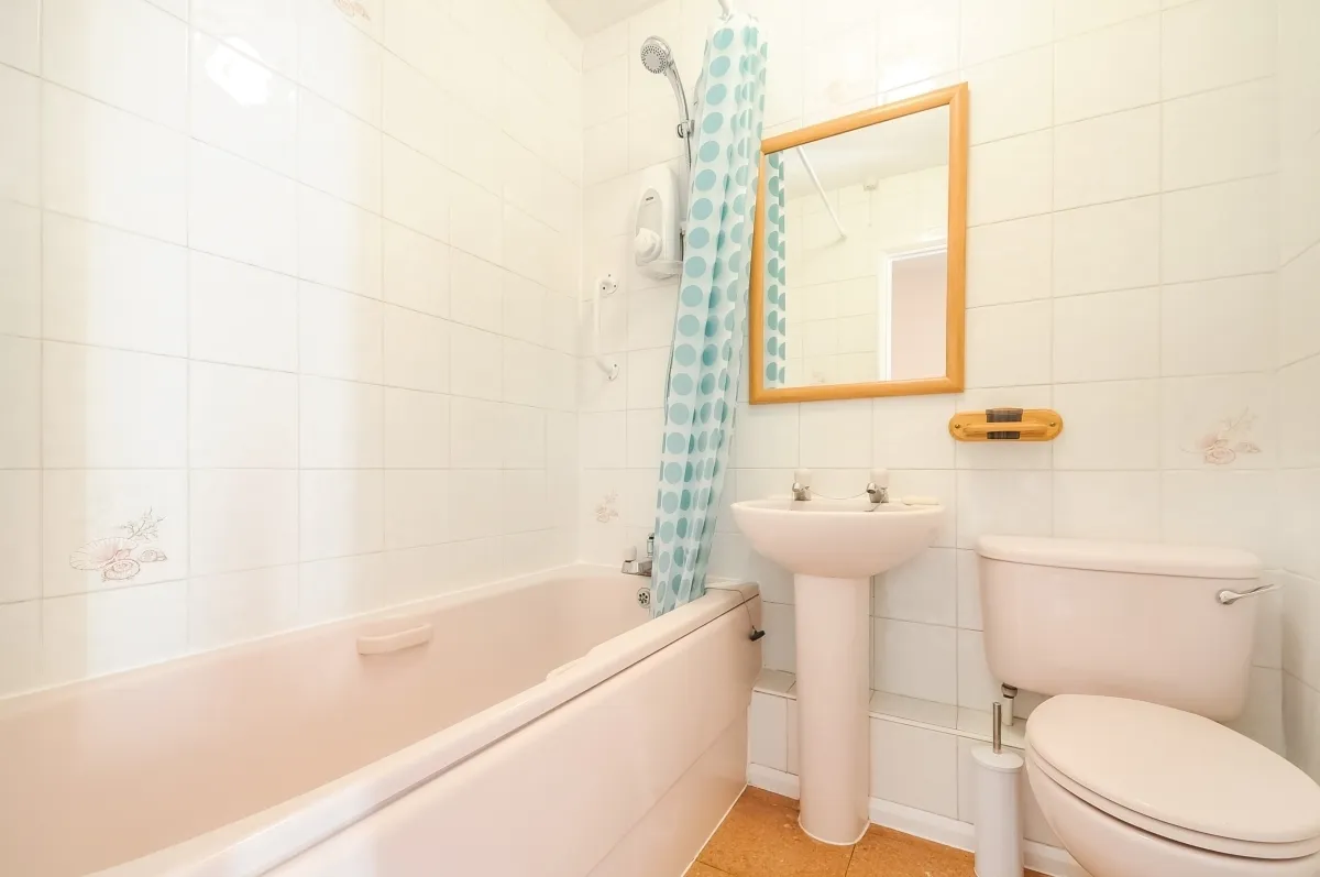 Keats Avenue Redhill RH1, photo 7