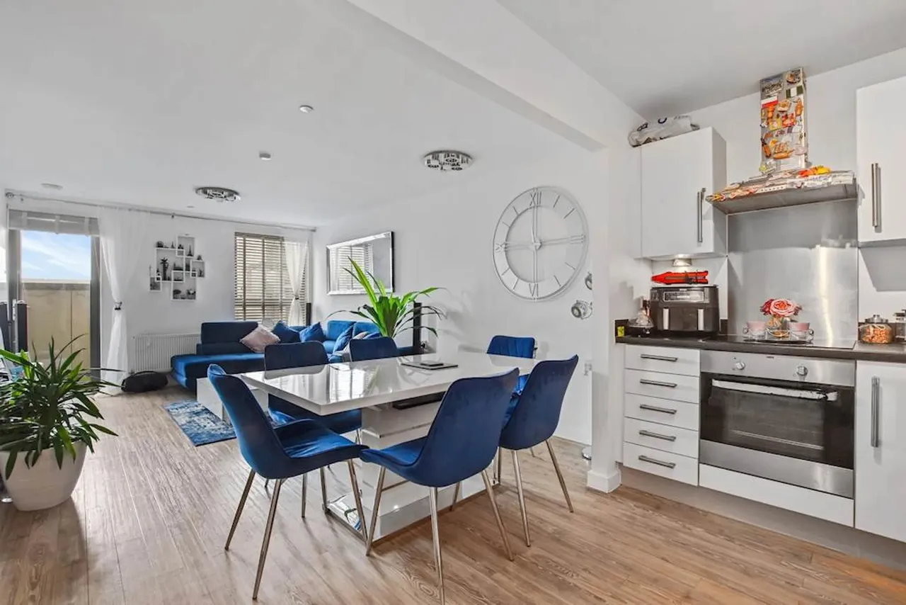 High Road, Wembley, Greater London, HA9 6BF, photo 4