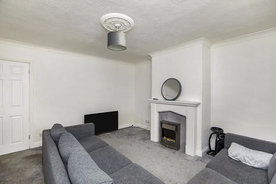 Springfield Road, Midway, Derbyshire, DE11, photo 2