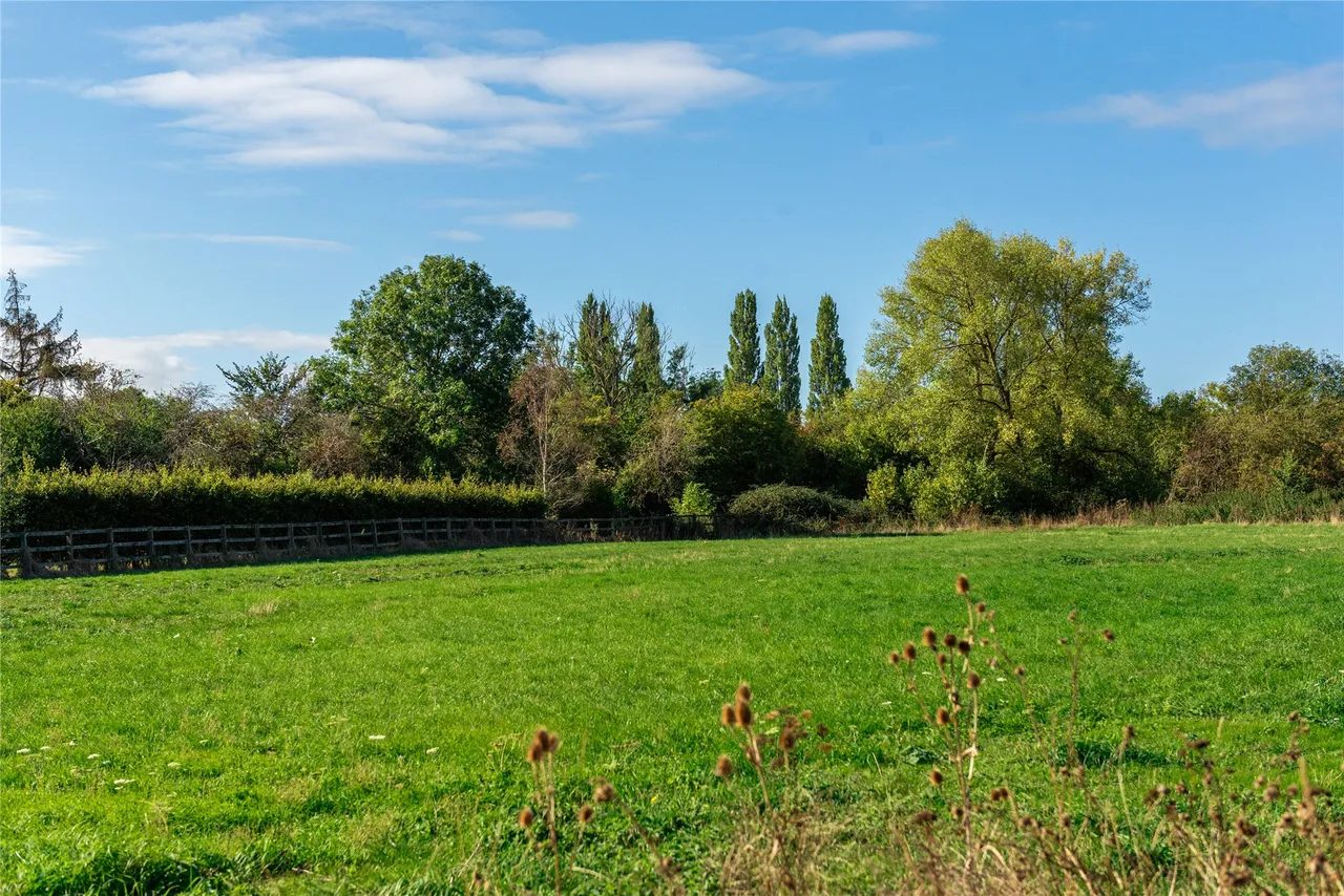 Rowsham Road, Bierton, HP22, photo 2