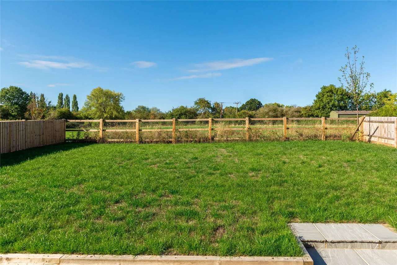 Rowsham Road, Bierton, HP22, photo 4
