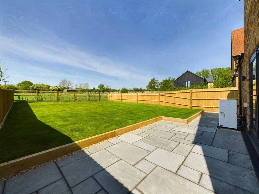 Rowsham Road, Bierton, HP22, photo 6