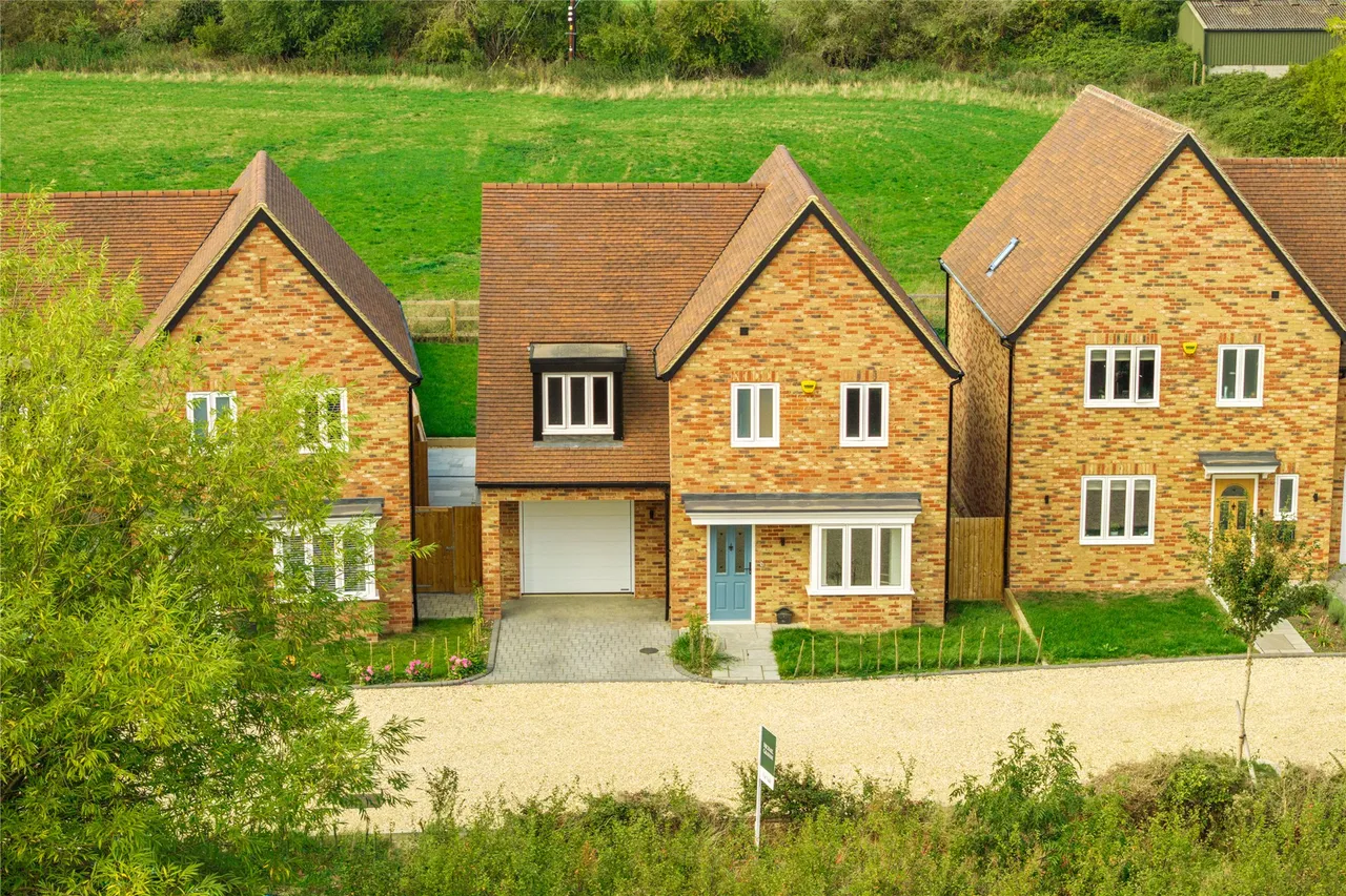 Rowsham Road, Bierton, HP22, photo 8