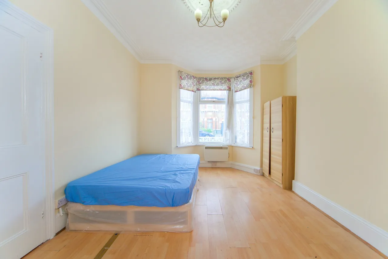 Selsdon Road, Upton Park, E13, photo 4