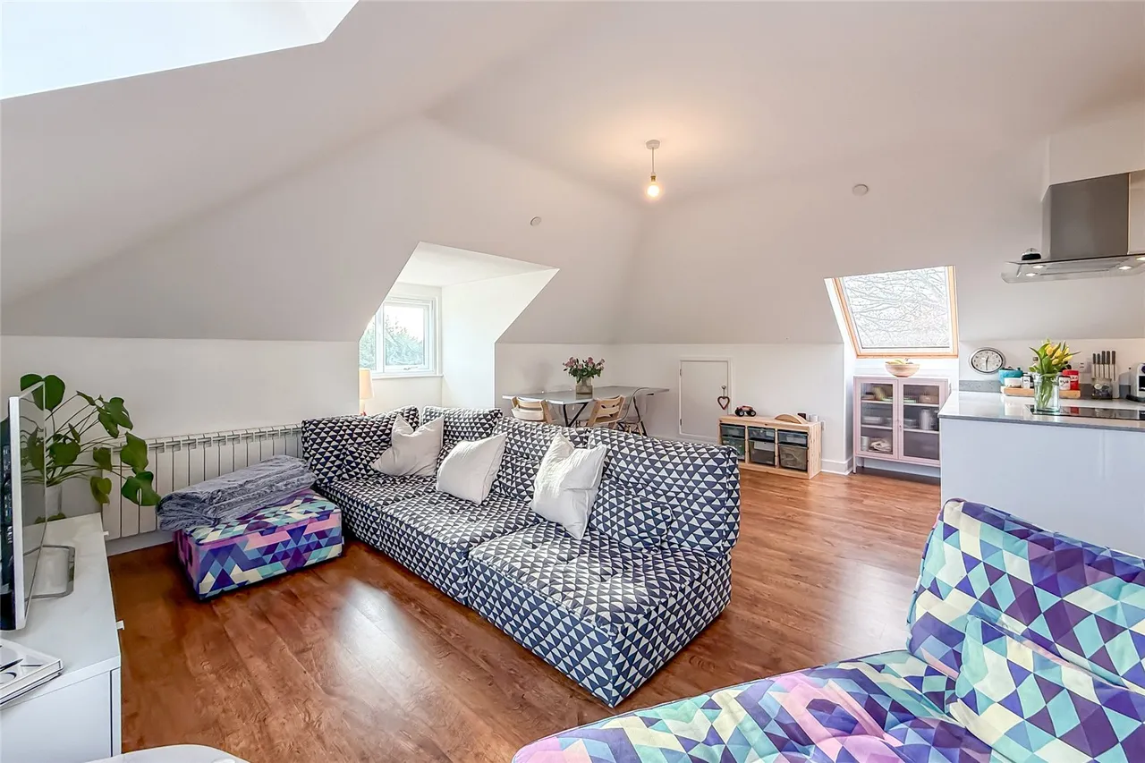 Porters Wood House, St. Albans, Hertfordshire, AL3 6DG, photo 4