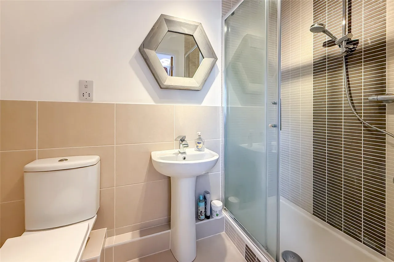 Porters Wood House, St. Albans, Hertfordshire, AL3 6DG, photo 8