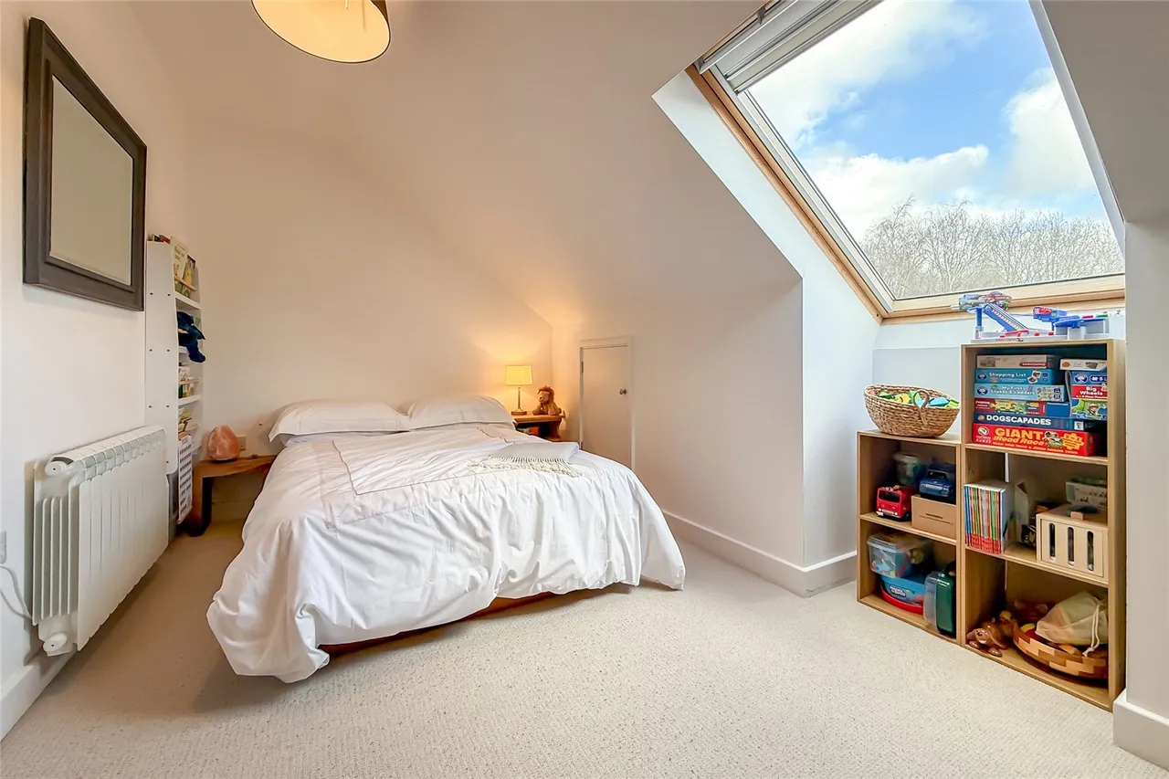 Porters Wood House, St. Albans, Hertfordshire, AL3 6DG, photo 5