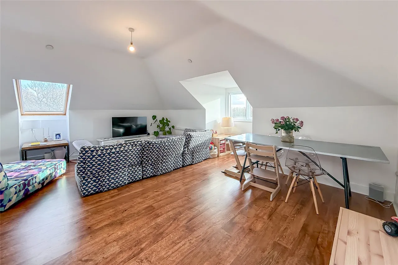 Porters Wood House, St. Albans, Hertfordshire, AL3 6DG, photo 12