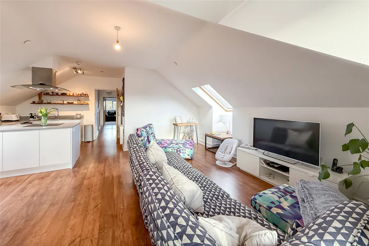 Porters Wood House, St. Albans, Hertfordshire, AL3 6DG, photo 13
