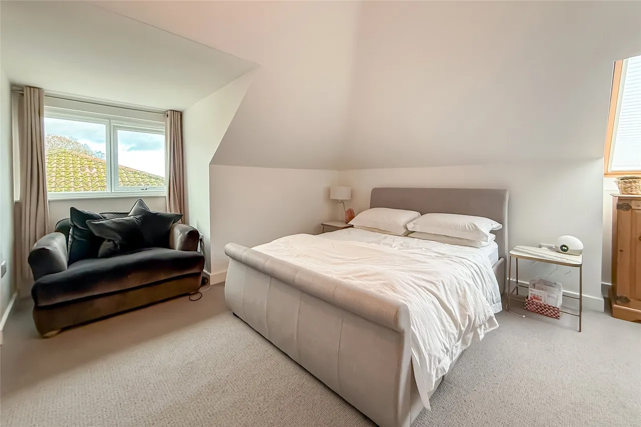 Porters Wood House, St. Albans, Hertfordshire, AL3 6DG, photo 6