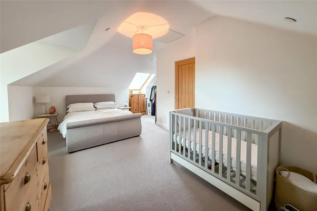 Porters Wood House, St. Albans, Hertfordshire, AL3 6DG, photo 10