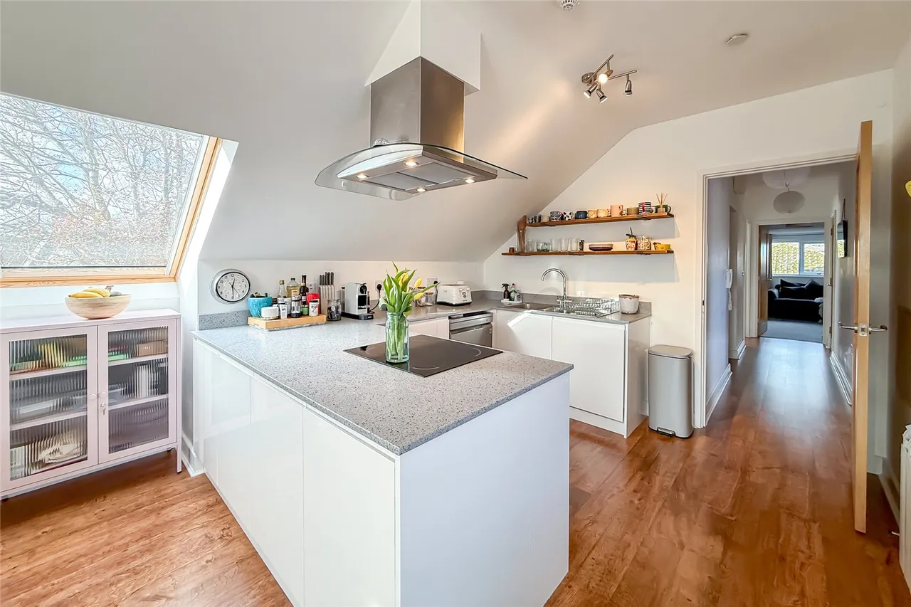 Porters Wood House, St. Albans, Hertfordshire, AL3 6DG, photo 3