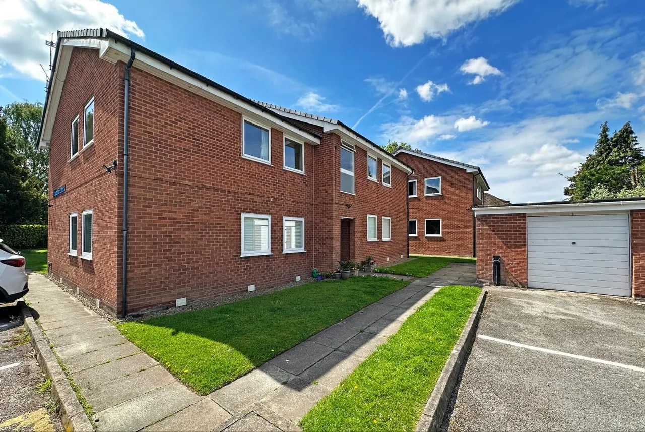 Thorndale Court, Timperley, Cheshire WA15 7SE, photo 16