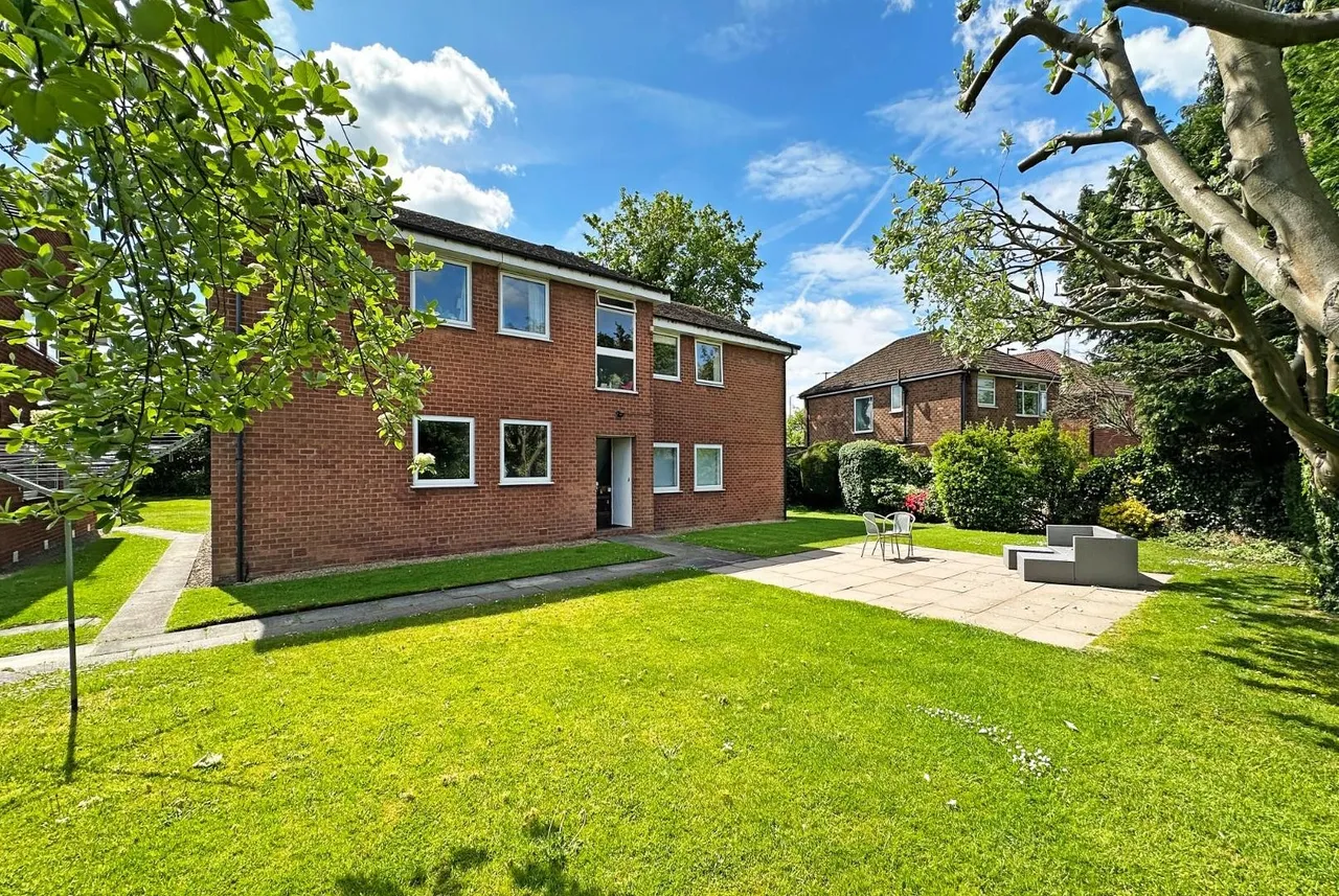 Thorndale Court, Timperley, Cheshire WA15 7SE, photo 19