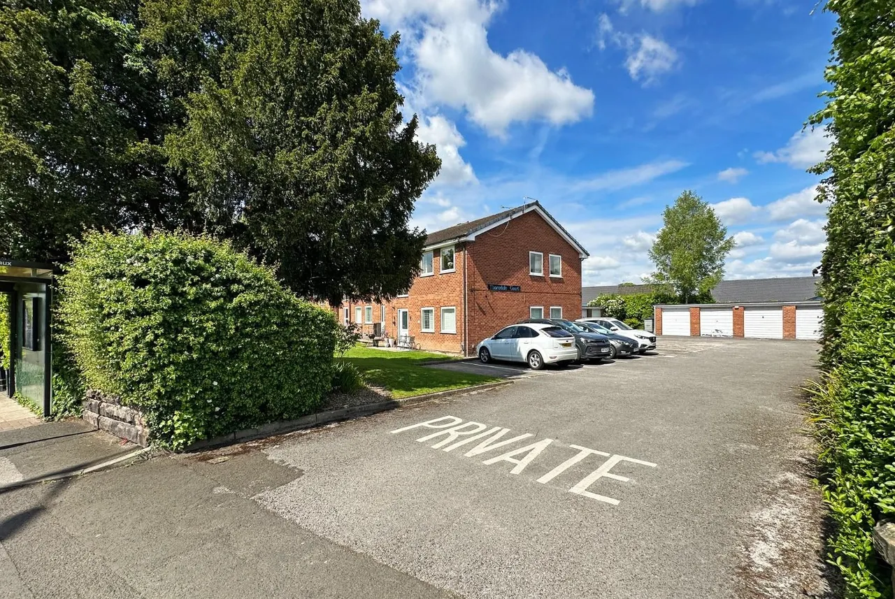 Thorndale Court, Timperley, Cheshire WA15 7SE, photo 28