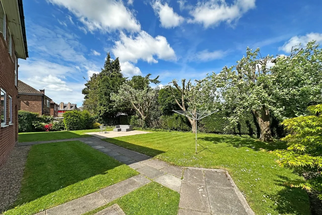 Thorndale Court, Timperley, Cheshire WA15 7SE, photo 18