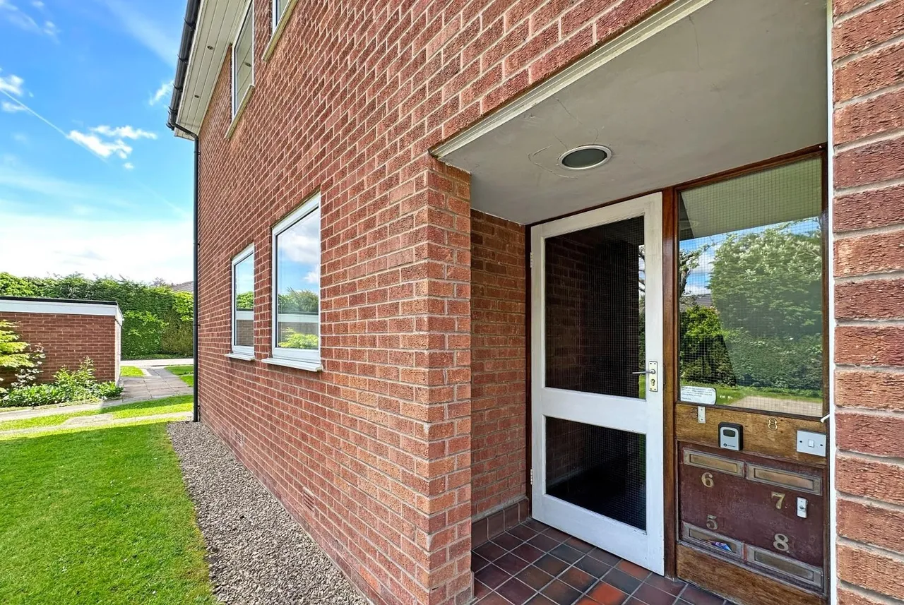 Thorndale Court, Timperley, Cheshire WA15 7SE, photo 22