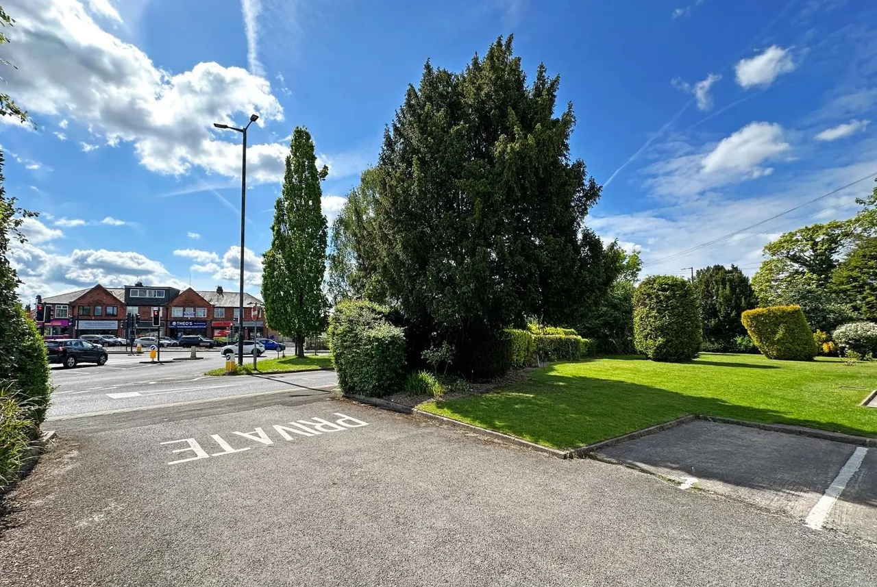 Thorndale Court, Timperley, Cheshire WA15 7SE, photo 14