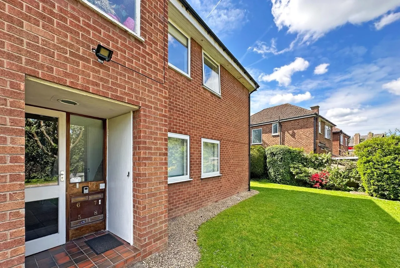 Thorndale Court, Timperley, Cheshire WA15 7SE, photo 23