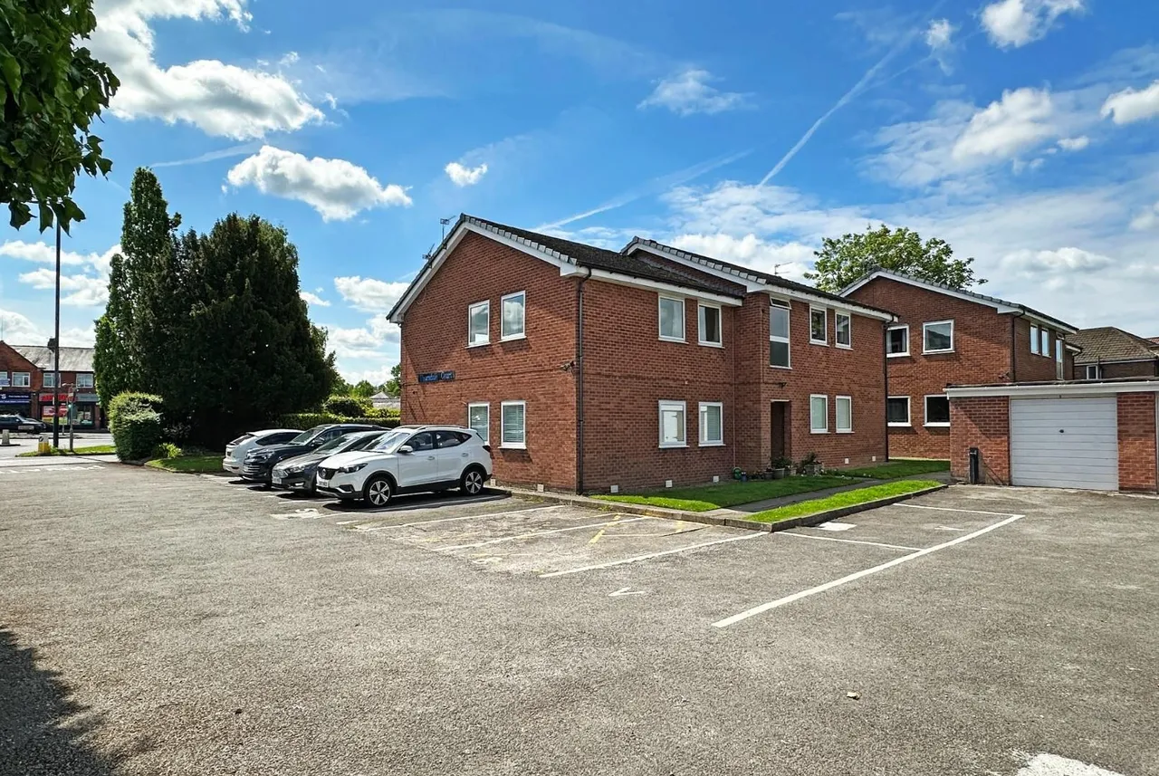 Thorndale Court, Timperley, Cheshire WA15 7SE, photo 15