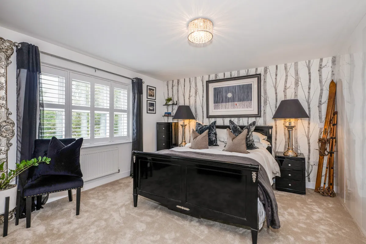 Horsham, RH12, photo 19
