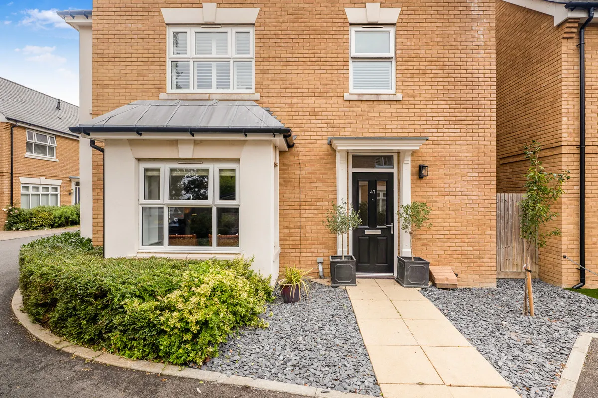 Horsham, RH12, photo 31