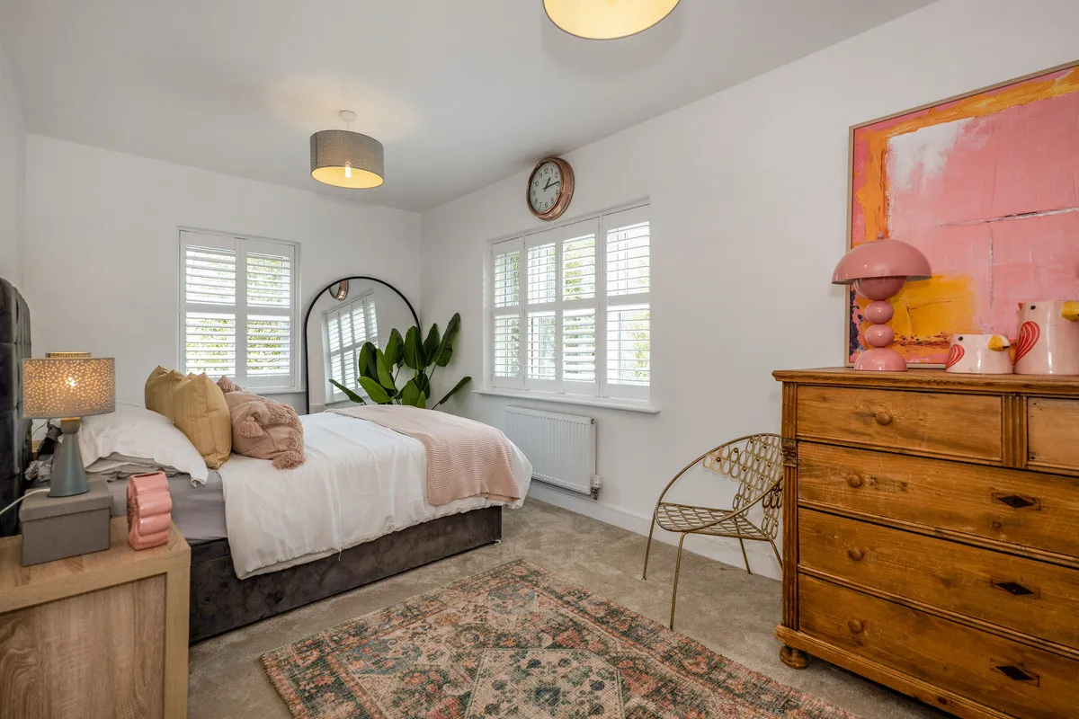 Horsham, RH12, photo 11
