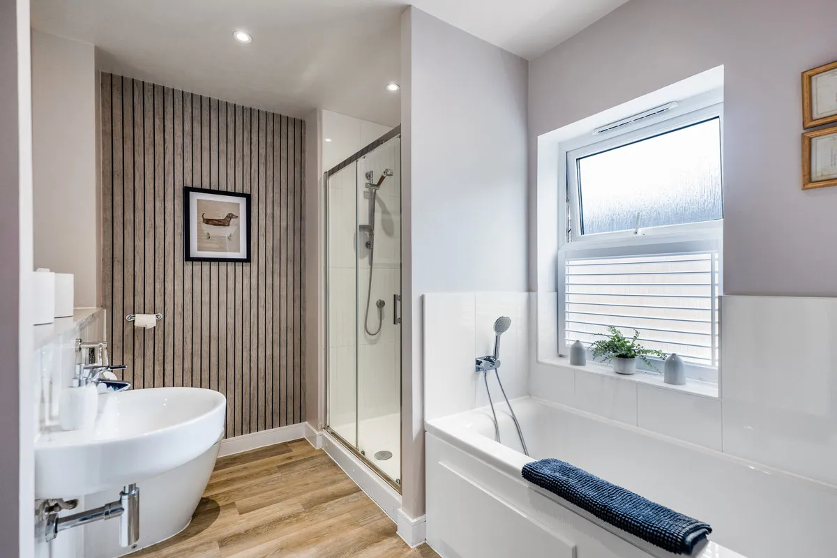Horsham, RH12, photo 16
