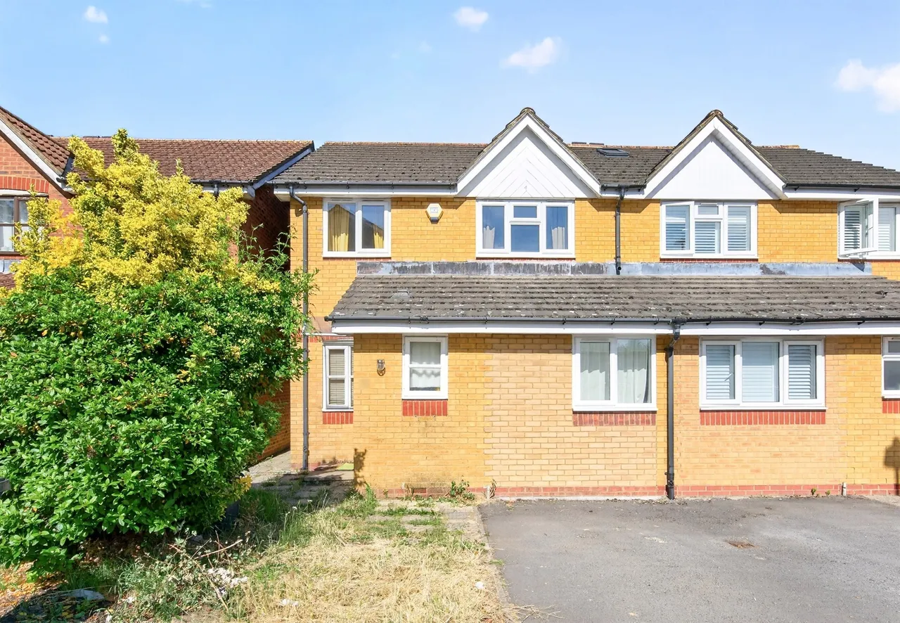 4 bed house for sale — Windrush, New Malden