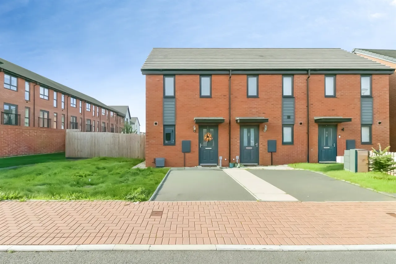2 bed house for sale, Rhodfa'r Doc Glanhau Barry, CF63